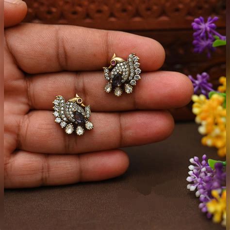 Victorian Kundan Ear Studs – TrendS Everyday