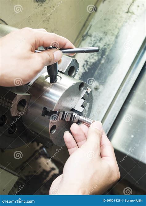 Lathe Machine Operator 的图像结果