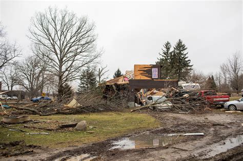 Tornado leaves trail of damage in mid-Michigan - mlive.com