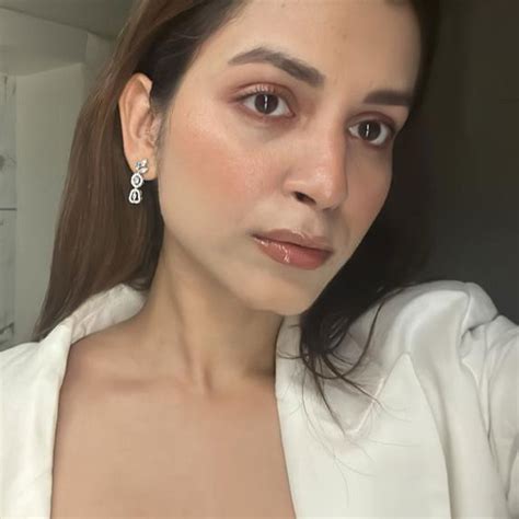 Makeup tips for getting a flawless base – Seek Skincare & Wellness