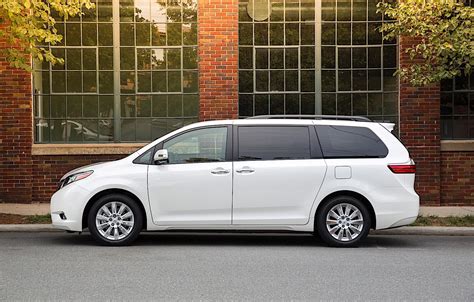 TOYOTA Sienna Specs, Performance & Photos - 2014, 2015, 2016, 2017 - autoevolution
