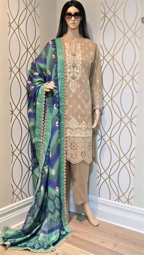 Pakistani Designer Zainab Chottani 3 Piece Stitched Luxury Chikankari ...
