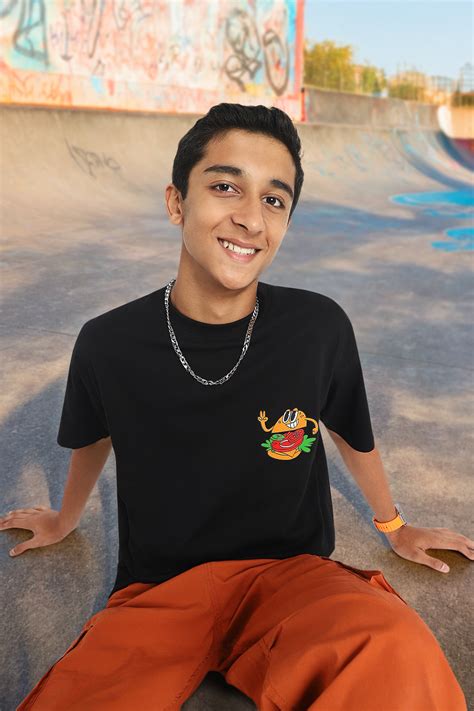 Burger Black Oversized Graphic Pocket Printed Boys T-shirt – Veirdo