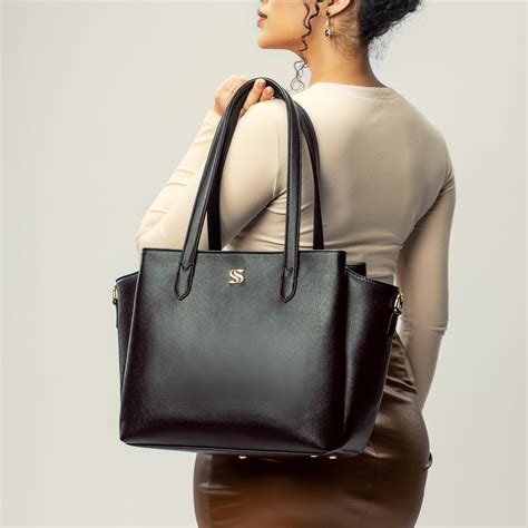 Charcoal Chic Cresta Tote bag for 16" laptop – Strokes by Namrata Mehta
