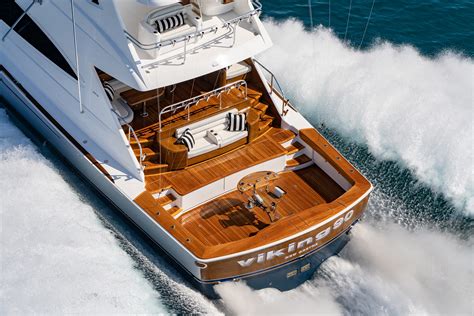 Viking 90 Sportfish Review: An Ultra-Luxurious Fishing Machine!
