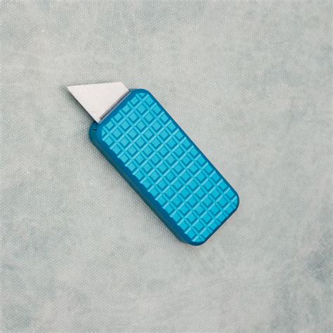 Rivery Manufacturing Zero Magnetic Utility OTF Knife CadLabCNC Grenade Turquoise Aluminum ...