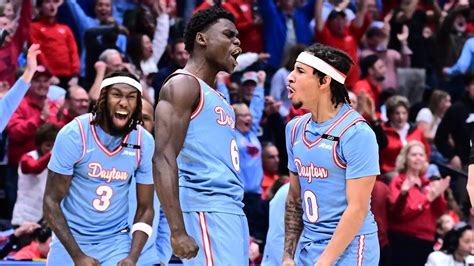 Men's Basketball's Second Half Comeback Leads To 75-67 Win Over St ...