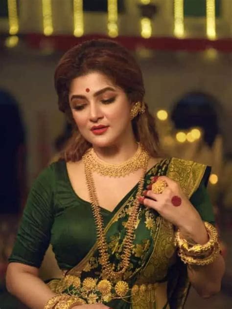 10 best saree looks of Srabanti Chatterjee | Times of India