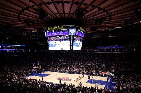 MSG exploring plan to split N.Y. Knicks, Rangers into separate companies