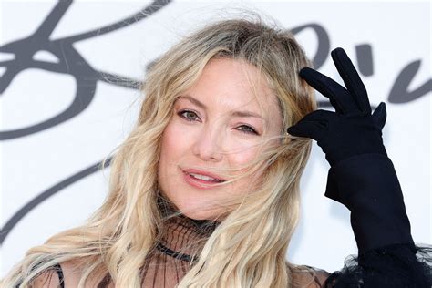 ‘Stage Mom’ Kate Hudson Watched Her Son’s Rock Band Perform in Los Angeles | Glamour