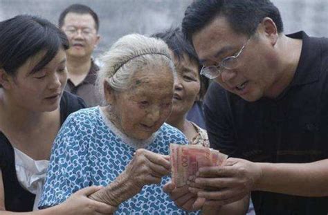 如果有幸加入加拿大国籍，等到退休后，还能领中国的养老金吗？_腾讯新闻