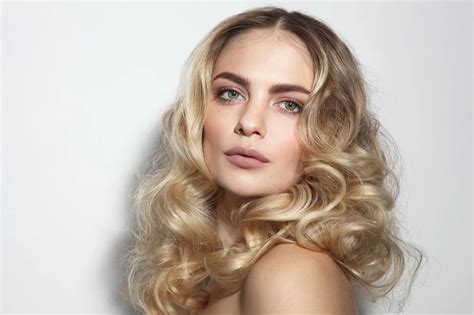 What are high lift hair colors? Is it better than bleach? | Anveya