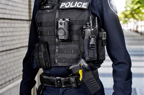 Next generation of body cams for cops can livestream, detect gunshots ...