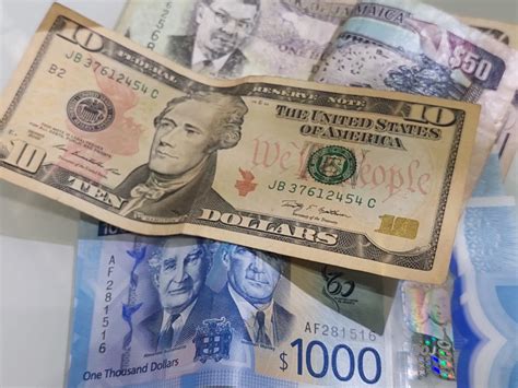 Can You Use US Dollars in Jamaica? (Do They Take USD There?)