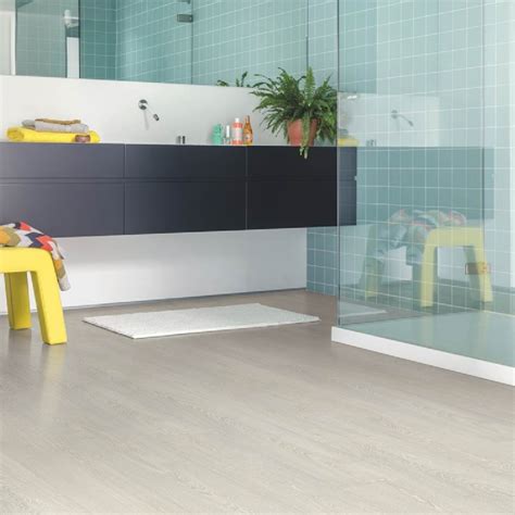 Patina Classic Oak Light Laminate Flooring | Quick-Step Impressive ...