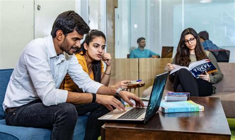 23 Best Career Options after 12th for Commerce Students | BMU