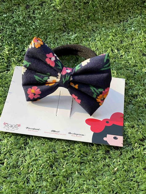 Navy blue floral hairtie