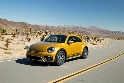 2017 Volkswagen Beetle Dune Revealed at LA Auto Show, Available as a Cabriolet - autoevolution