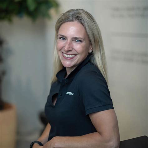 GoStrech - Gallery Salon Studios