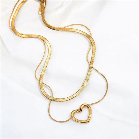 Gold-Plated Anti-Tarnish Heart Themed Layered Necklace for Women ...