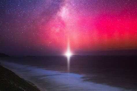Spectacular aurora australis forecast to continue lighting southern ...