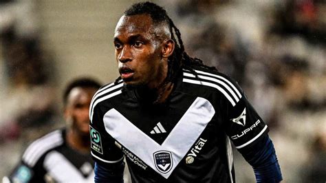 Honduras striker Alberth Elis continues to be in coma after serious ...