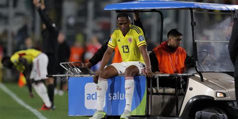 Yerry Mina salió lesionado en Chile vs. Colombia | Selección Colombia ...