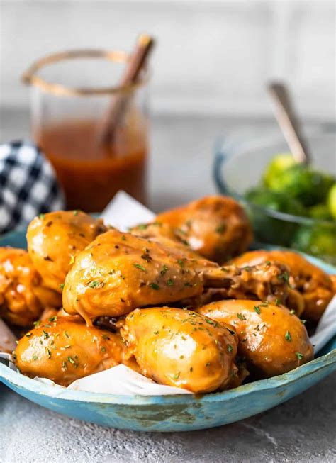 Slow Cooker BBQ Chicken Drumsticks - Easy Chicken Recipes (VIDEO!!)