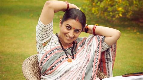 Smriti Irani shares Hera Pheri meme to sum up her Monday mood. Internet ...
