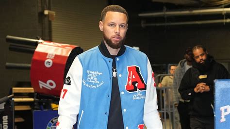 Stephen Curry dons Iverson-themed jacket ahead of Warriors-76ers - ESPN