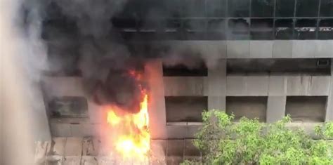 Mumbai: At Least 10 Dead in Fire at COVID-19 Hospital, 70 Patients ...