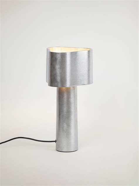 Coy Table Lamp in Aluminium– Stem Design