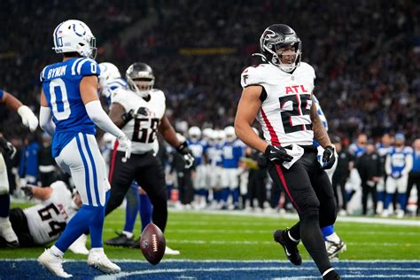 Week 11 Waiver Wire Pickups Highlighted by Allgeier, Tez Johnson and ...