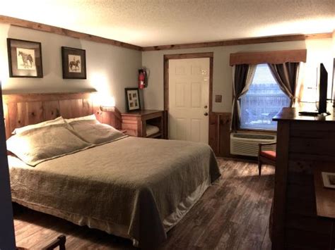 WILDWOOD INN (Jamestown) - Specialty Hotel Reviews & Photos - Tripadvisor