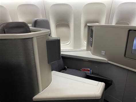 American Airlines Business Class 的图像结果