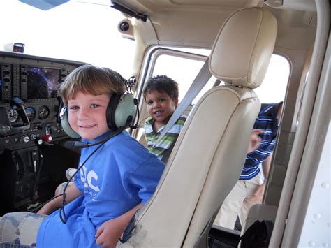Mrs. Griffies' Kindergarten Class: Auburn University Regional Airport