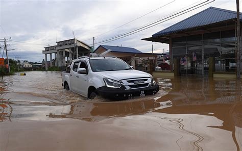 155 flood victims still at relief centres in Sarawak, Sabah | FMT