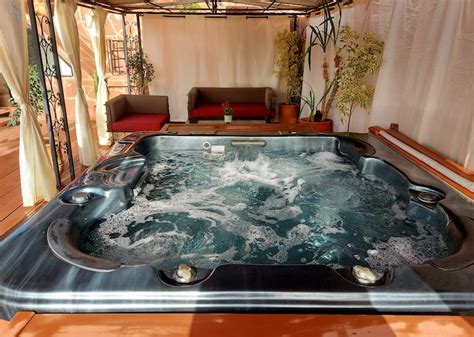 Apartment with Jacuzzi on a private terrace - Apartments for Rent in ...