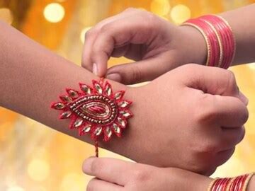 Rakhi 2024: సోదరుడికి ఏ చేతికి రాఖీ కట్టాలో తెలుసా ? | లైఫ్ స్టైల్ ...