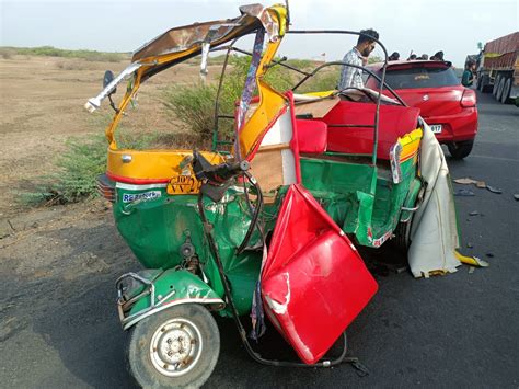 In the accident between a rickshaw and a car that took place in Patdi ...