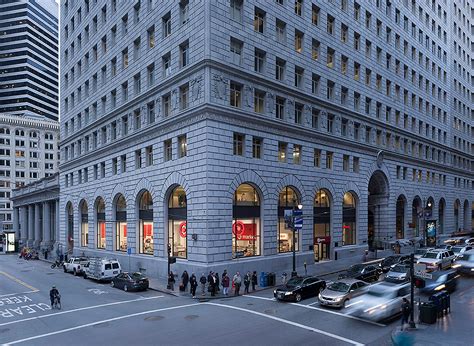 Small Target Store 的图像结果