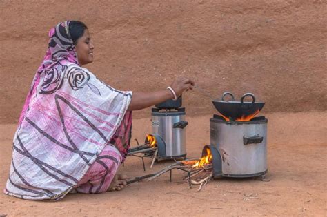 Promoting improved cookstoves can benefit rural households | Research ...