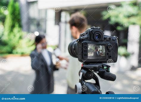 Outside Reporter! Interview Camera 的图像结果