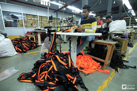 "Inside Bags: Wholesale Shopping Bag Manufacturing Unveiled" - - Optima Inc