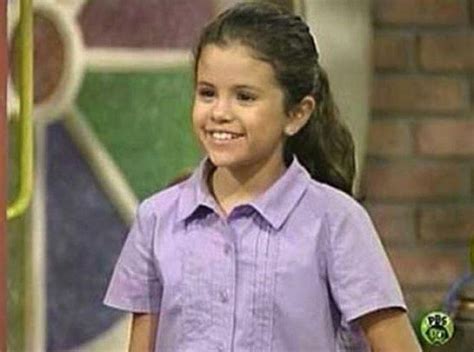 PhotoFunMasti: Selena Gomez from Childhood Photos