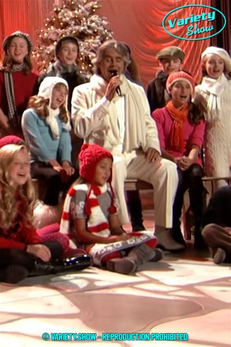 Andrea Bocelli and kids perform beautiful 'Santa Claus Is Coming To ...