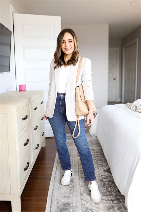 Business Casual Outfits with Jeans for Women 的图像结果