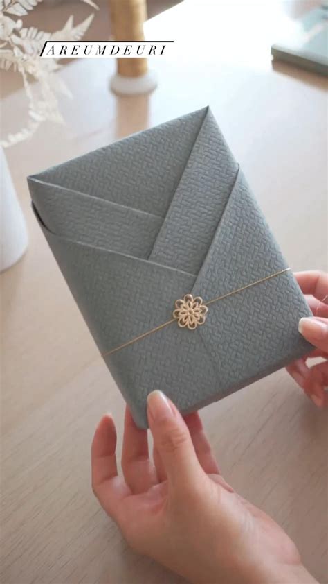 gift ribbon tutorial in 2024 | Pretty gift wrapping ideas, Gift ...