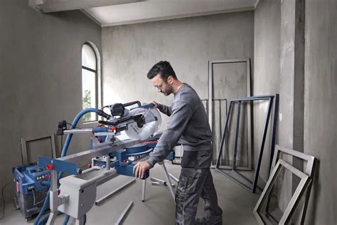 GCM 340-305 D Mitre Saw | Bosch Professional