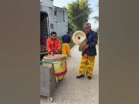 80高龄的打鼓老师傅带着徒弟出演，大家说这个徒弟打鼓技术怎么样 #我的乡村生活 #民俗文化 #农村生活 - YouTube